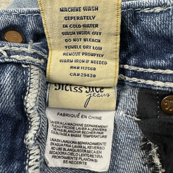 Miss Me Jeans Straight Leg - Picture 6 of 11